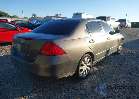 2006 Honda Accord 3.0 Ex из США, поврежденный, VIN 1HGCM66596A064131